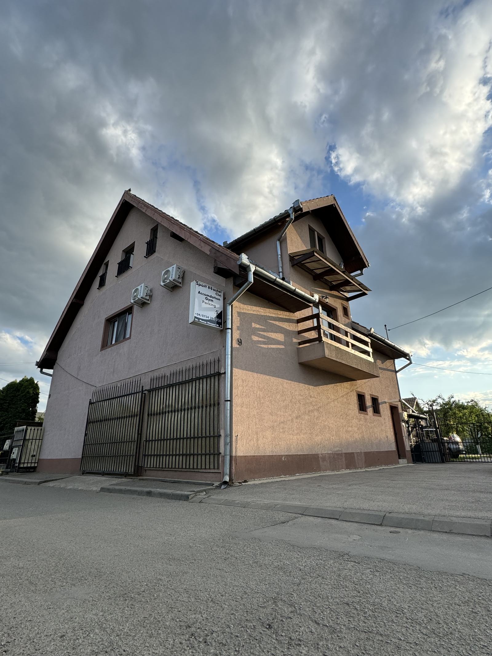 Sport Hostel Cluj-Napoca — cazare în Someșeni, aproape de Aeroportul Internațional Cluj-Napoca